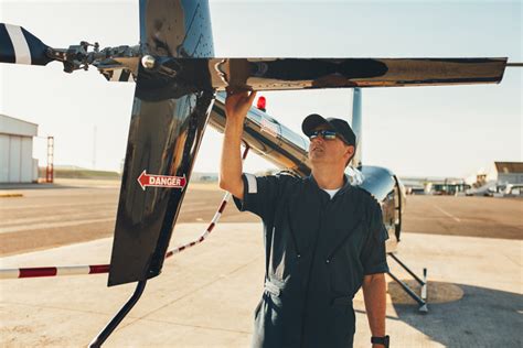 Helicopter Mechanic: What Is It? and How to Become One? | Ziprecruiter