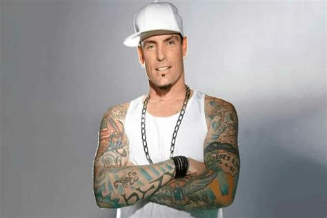 Vanilla Ice net worth, real name, age, wife, family, height and ...