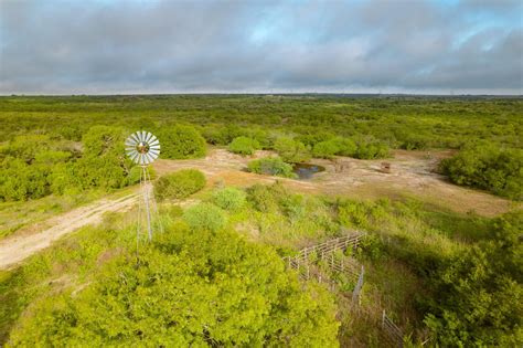 196 acres in Karnes County, Texas