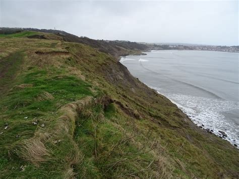 Coastal erosion, Wheatcroft Cliff © JThomas cc-by-sa/2.0 :: Geograph Britain and Ireland