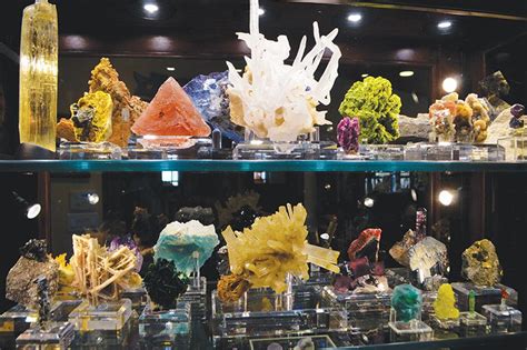 Mineral display | Mineral collection, Minerals, Fine minerals