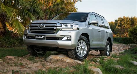 2016 Toyota LandCruiser 200 Series VX Review - Loaded 4X4