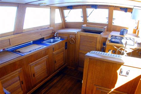 Ellis 28 Downeast Yacht Interior on 38 Extended Top Cruiser