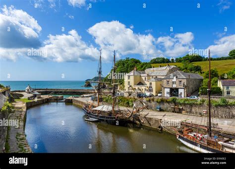 Der Hafen des Dorfes Charlestown, St Austell Bay, Cornwall, England, UK Stockfotografie - Alamy