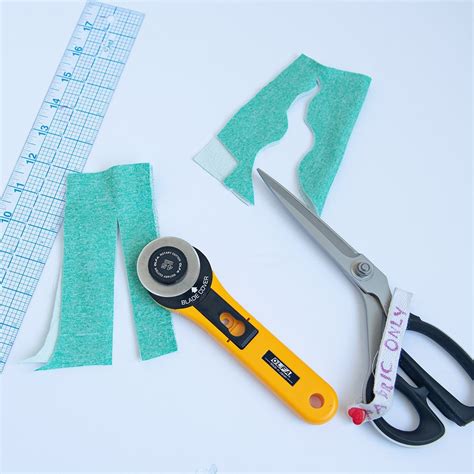 Rotary cutter vs. scissors: a friendly sewing tool fight - Elizabeth Made This