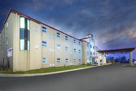 Travelodge by Wyndham Romulus Detroit Airport | Romulus, MI Hotels