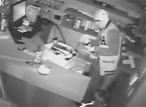 Calgary police looking for tanning salon break and enter suspects | Globalnews.ca