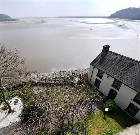 Explore Dylan Thomas' Laugharne | Visit Wales