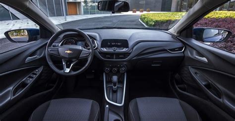 Chevrolet-Onix-Sedan-2020-interior - Mega Autos