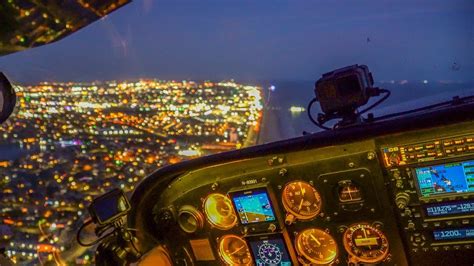 Flying over Houston at Night - Cessna 172 - YouTube