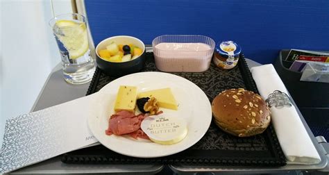 KLM food options in economy & business class