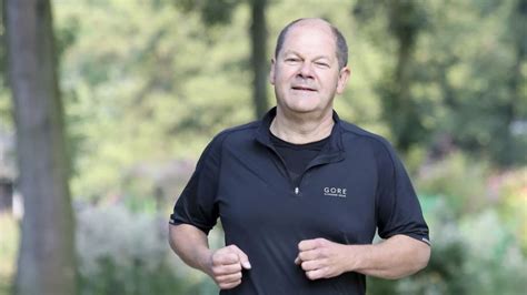 German Chancellor Olaf Scholz falls while jogging, bruises his face ...