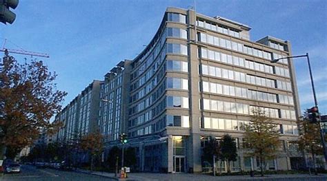 NASA Headquarters (Washington, DC) Washington Dc, Nasa, Places Ive Been, Multi Story Building ...