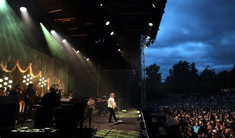 Blues fest draws thousands to Deer Lake Park - Burnaby Now