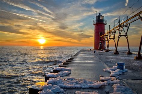 South Haven Lighthouse | Lighthouses photography, Lighthouse, Beautiful ...