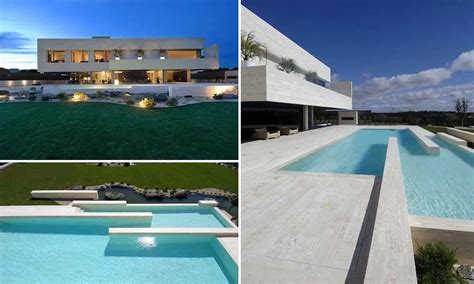 Cristiano Ronaldo house and car collection. Luxurious king-like life of ...