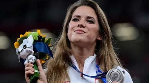 Tokyo 2020: Polish javelin star Maria Andrejczyk auctions off Olympic ...