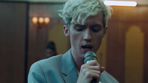 Troye Sivan’s “Dance to This” Music Video Proves His Mastery of the ...