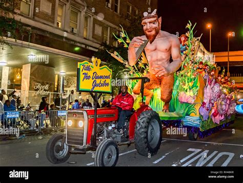 Mardi gras new orleans float hi-res stock photography and images - Alamy