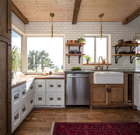 Small Rustic Farmhouse Kitchen - Farmhouse - Kitchen - Denver - by Laura Medicus Interiors