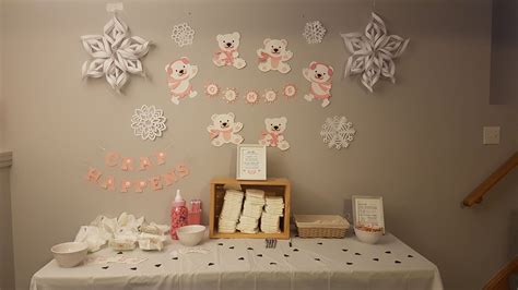 Baby it's Cold Outside Baby Shower Games table decor | Outside baby showers, Baby cold, Mom-osa bar