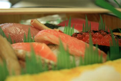 Sushi... | Sushi bento | cnishiyama | Flickr