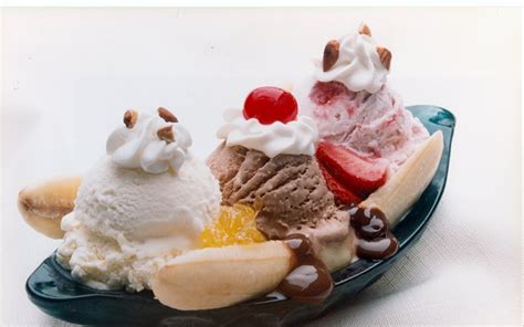 Download Ice Cream Banana Food Banana Split HD Wallpaper