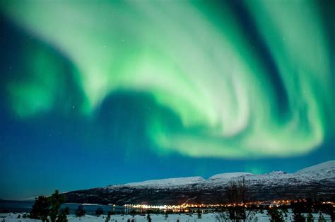 Northern Lights Photography Tips: Capturing the Aurora - Travel Addicts