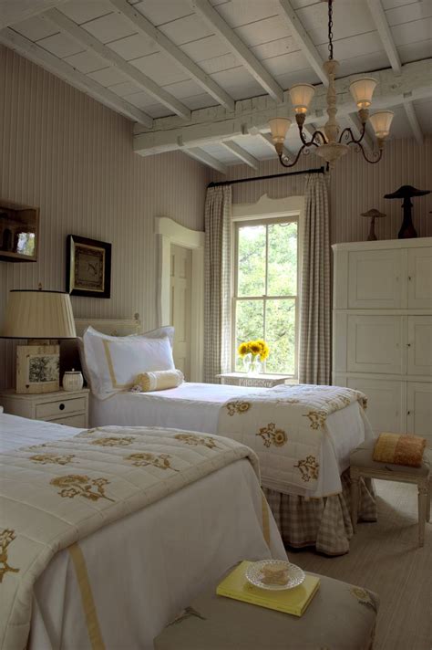 289 best images about primitive and colonial bedrooms on Pinterest | Master bedrooms, Country ...