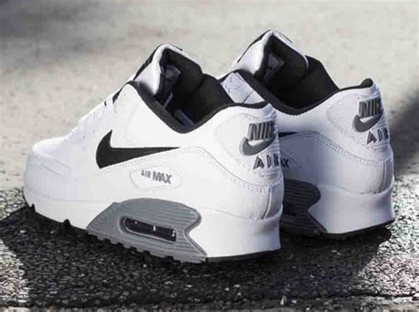 Nike Air Max 90 Essential Leather - White - Black - Cool Grey ...