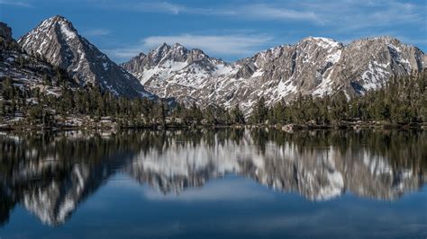 The majestic Sierra Nevada, California, USA : backpacking