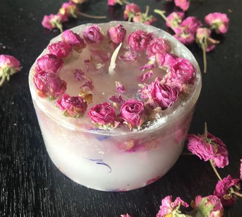 Buy Handmade Rose Scented Candle With Dried Roses - BloomyBliss