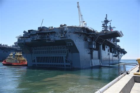 DVIDS - Images - USS Boxer (LHD 4) departs Naval Base San Diego [Image ...