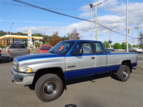 1995 dodge ram 2500 4x4 extracab 12 valve cummins Central Nanaimo, Nanaimo