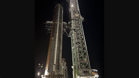 SpaceX's Starship Super Heavy rocket returns to launch pad (photos ...