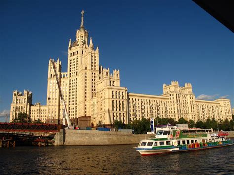 Moscow Daily Photo: Moskva-River