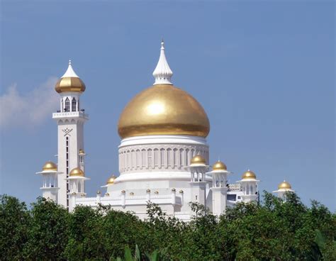 Cop Out's Big Adventures: The Mosques and the Sultans Palace--the other side of Brunei