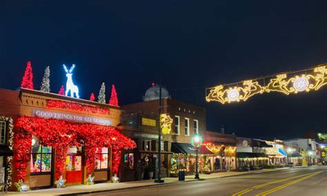 Christmas in Grapevine: The Christmas Capital Of Texas! - Life on Lavender