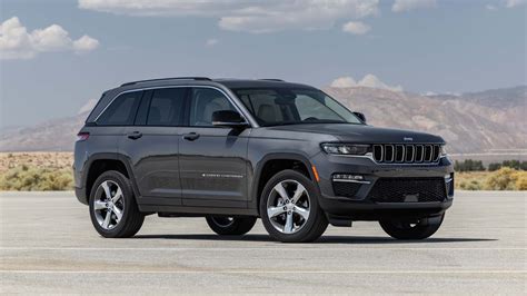 2022 Jeep Grand Cherokee Pros and Cons Review: Playing Up Its Strengths