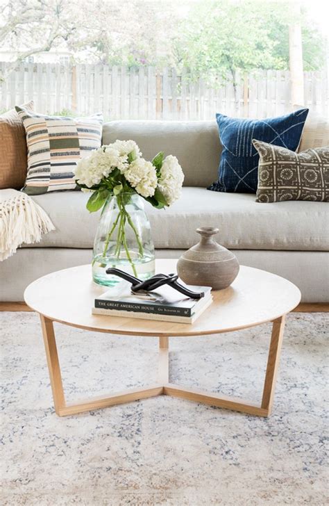 Decorating A Round Coffee Table: Tips For Creating A Stylish Look ...