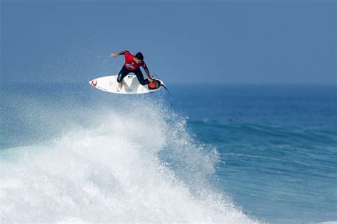 Gabriel Medina wins the 2017 Quiksilver Pro France