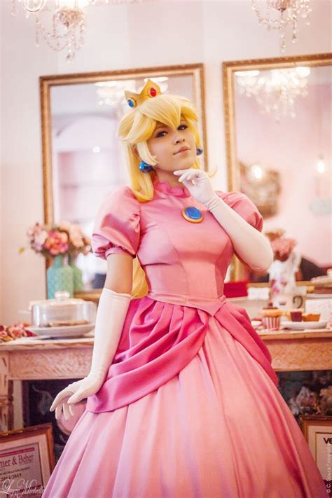 Princess Peach | Super Mario by LayzeMichelle on DeviantArt | Princess peach costume, Princess ...