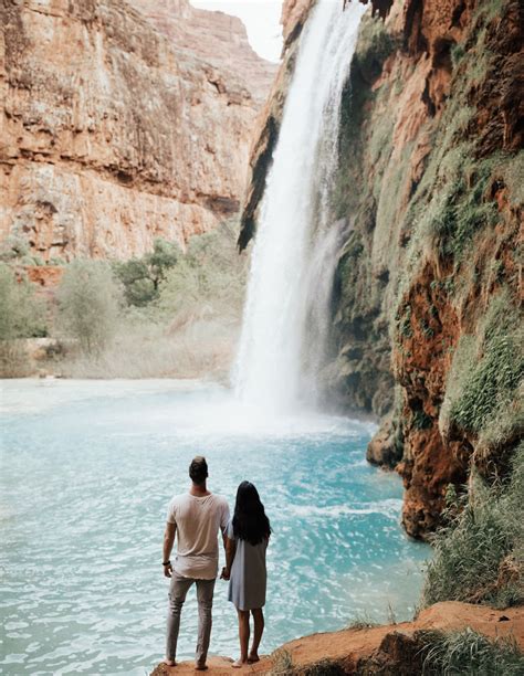 A 10-Mile Hike to Havasu Falls was Worth the Trek for these Engagement ...