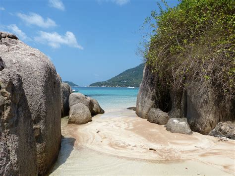 Stones And Sea Free Stock Photo - Public Domain Pictures