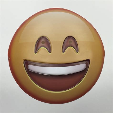 Smile emoji mask | Sockrotation