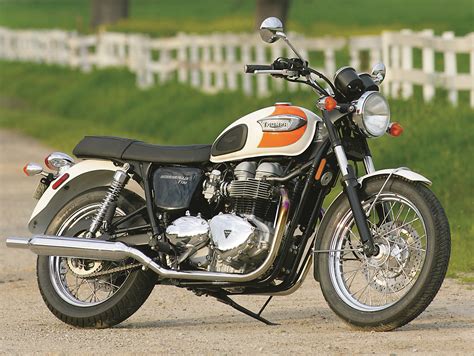 2005 Triumph Bonneville T100 - Road Test Review | Rider Magazine