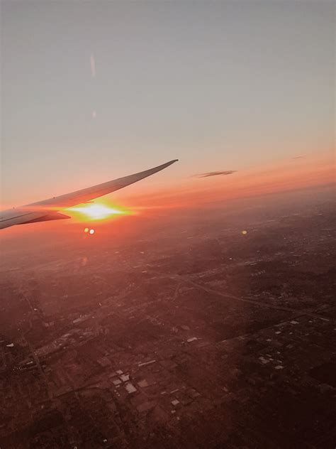 Sunset in a plane | Airplane view, Scenes, Sunset