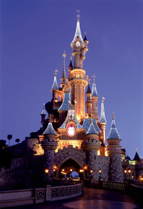 Disneyland Paris Celebrates the Holiday Season | Disney Parks Blog