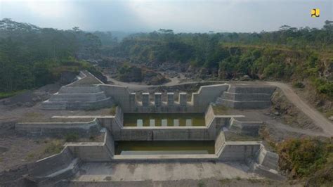 Rampung Dibangun, Sabo Dam Kali Woro Jadi Penahan Banjir Lahar Gunung ...