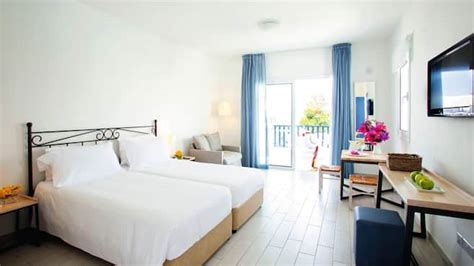 View the Rooms at Aliathon Aegean Apartments, Paphos | Thomson now TUI